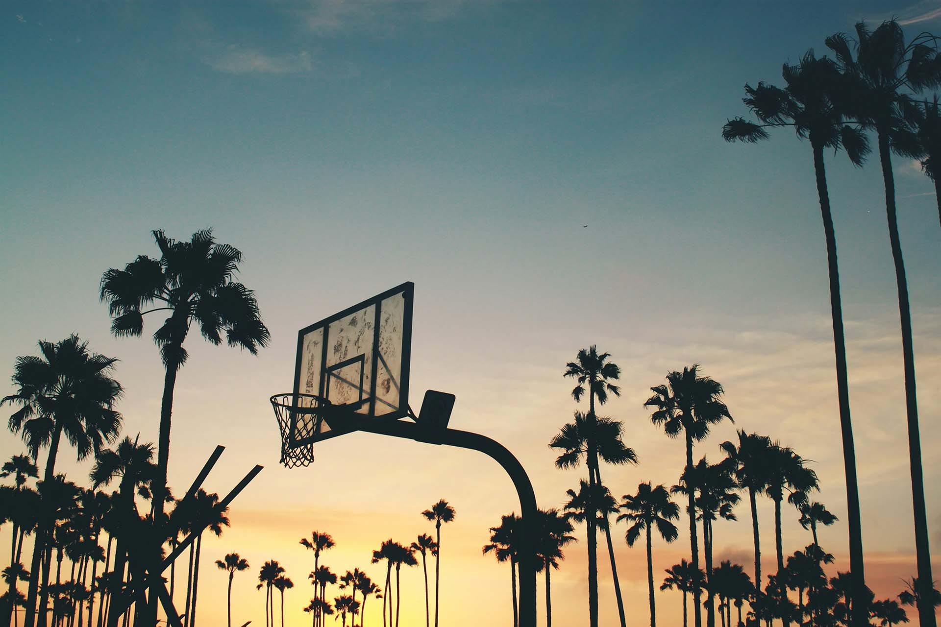 Outdoor basketball court in Venice